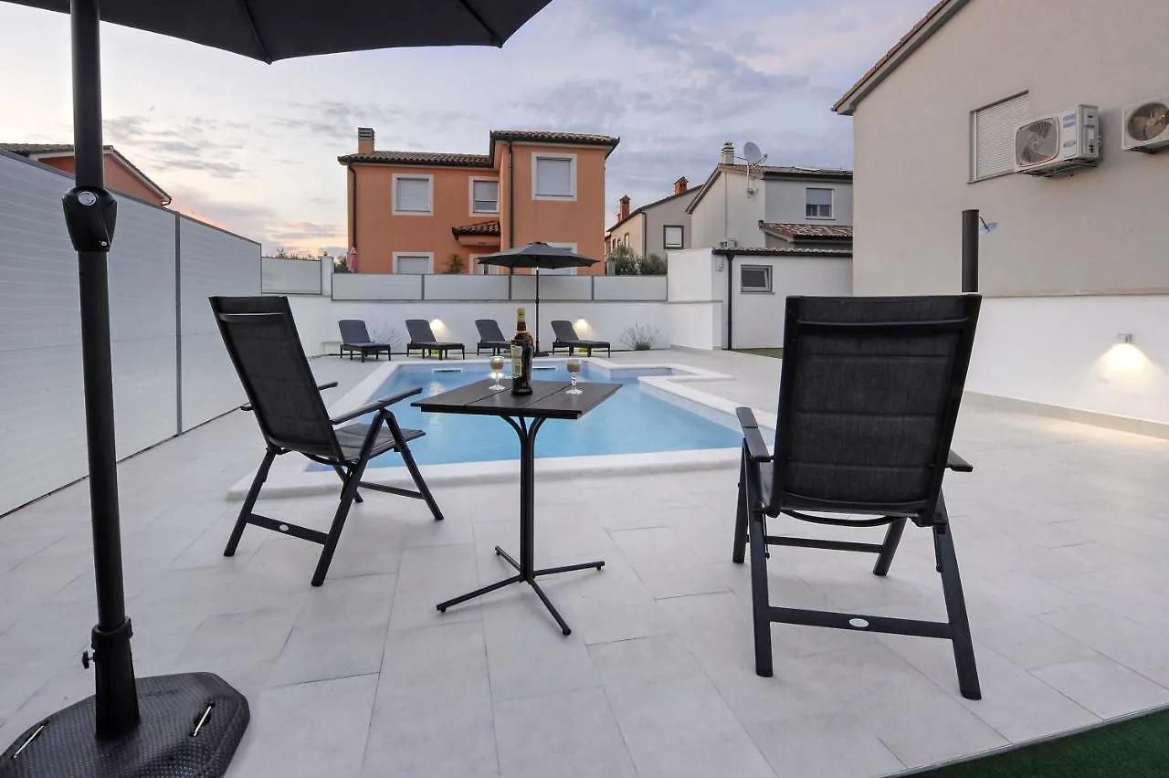 Casa Tara Three-Bedroom Holiday Home Pula Hırvatistan